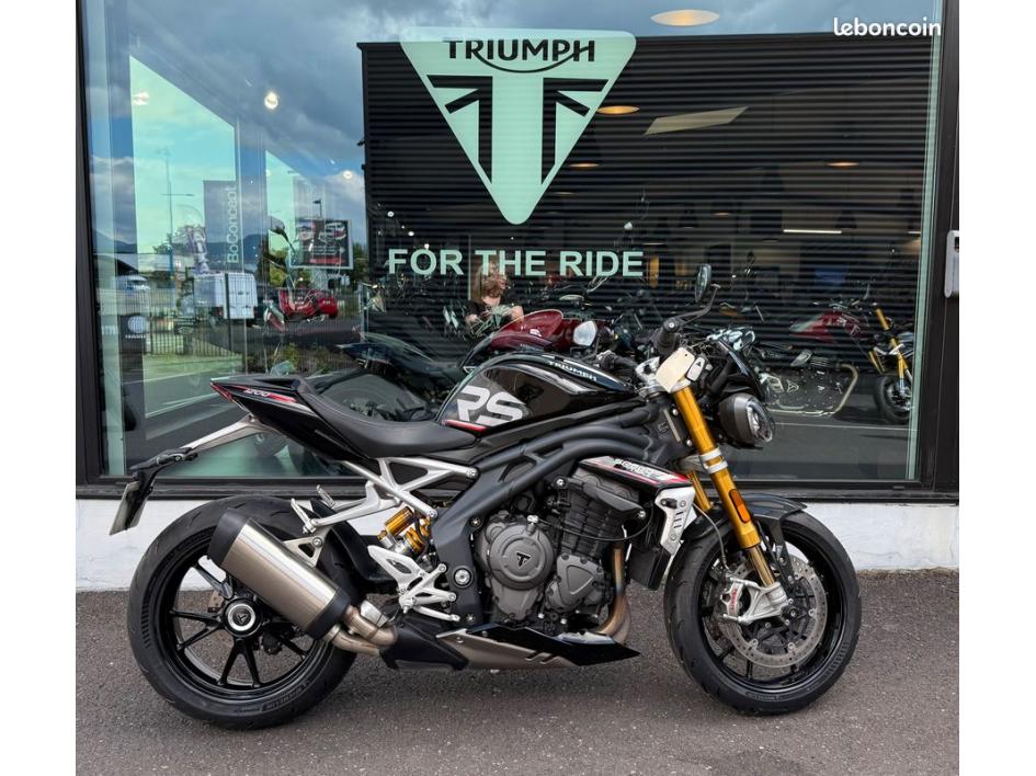 TRIUMPH SPEED TRIPLE 1200 RS