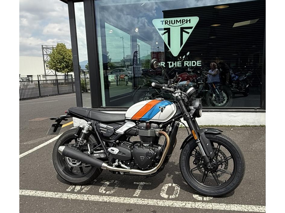 TRIUMPH SPEED TWIN 900