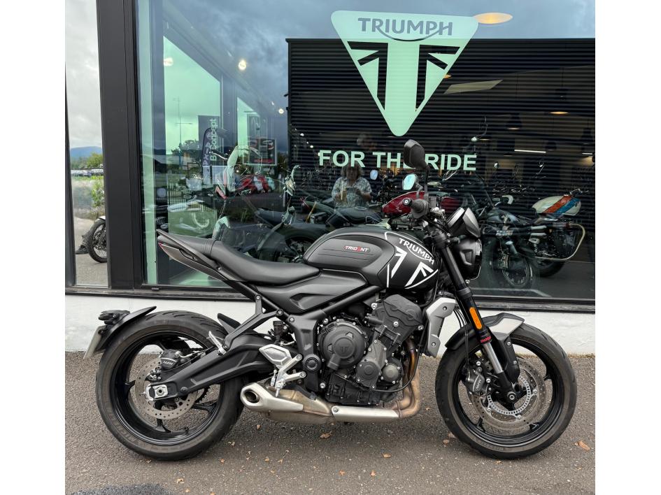 TRIUMPH TRIDENT 660