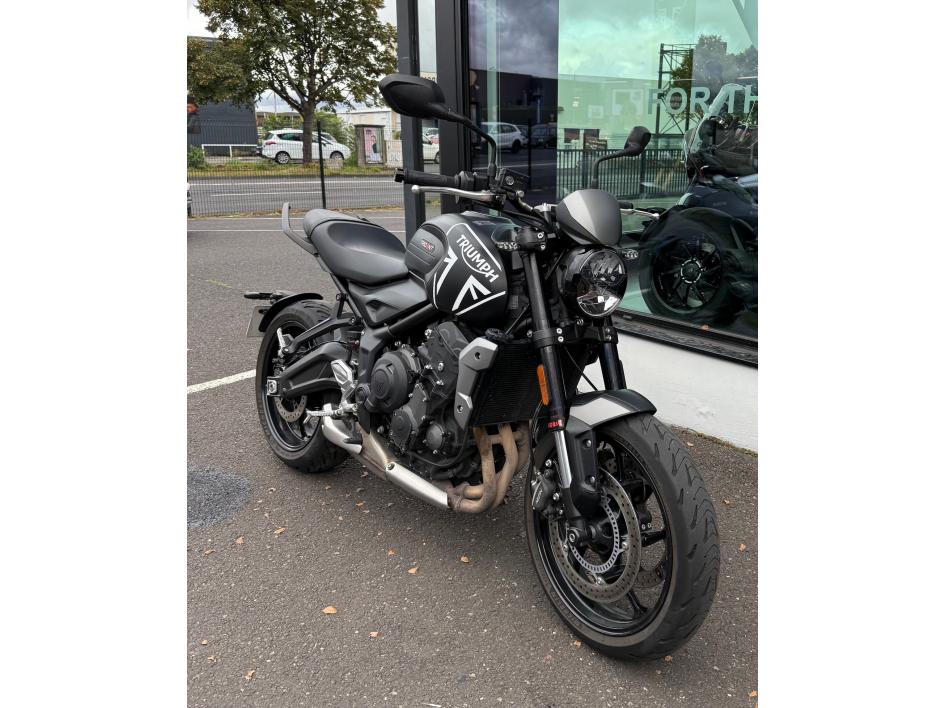 TRIUMPH TRIDENT 660