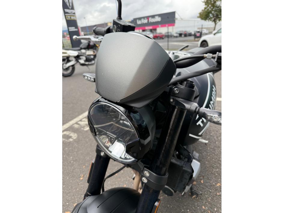 TRIUMPH TRIDENT 660