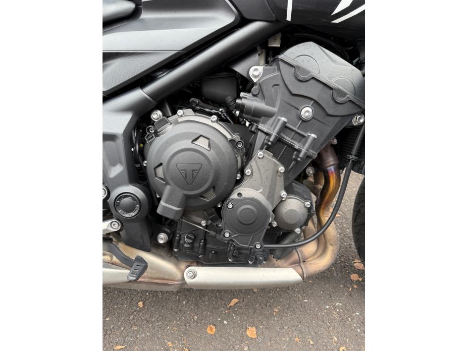 TRIUMPH TRIDENT 660