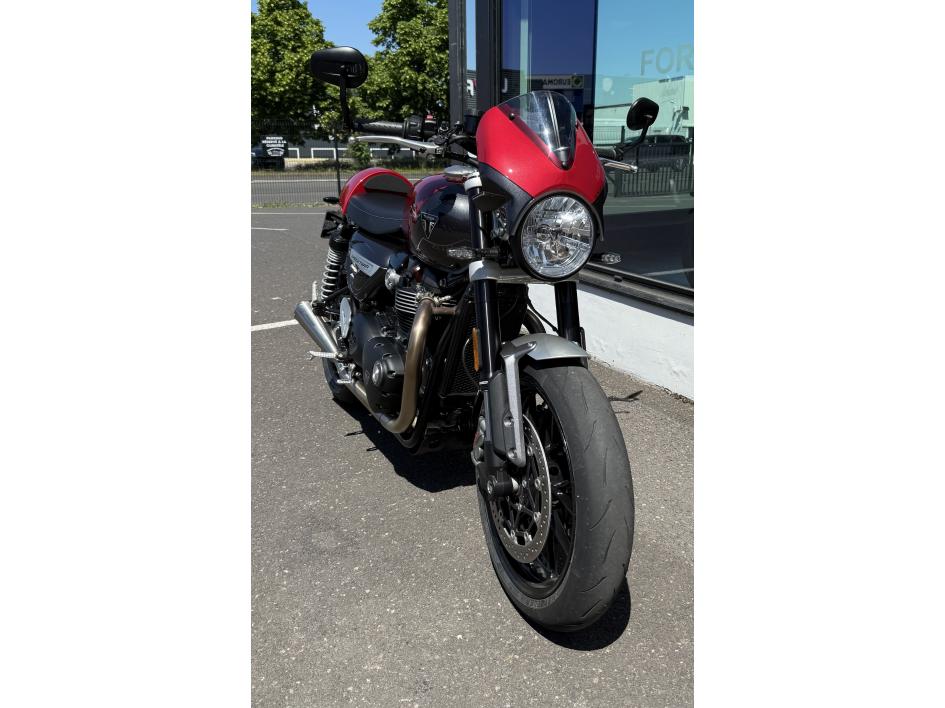 TRIUMPH SPEED TWIN 1200