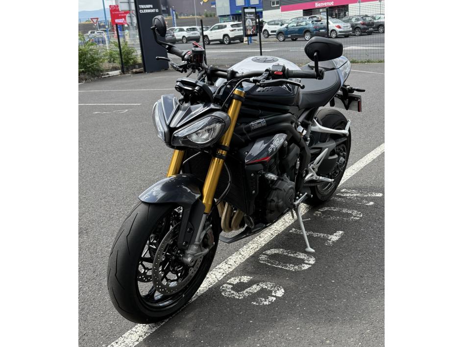TRIUMPH SPEED TRIPLE 1200 RS